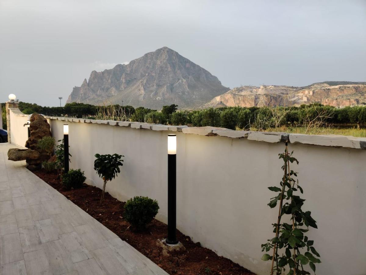 Dove Sorge Il Sole Bed & Breakfast Custonaci Bagian luar foto