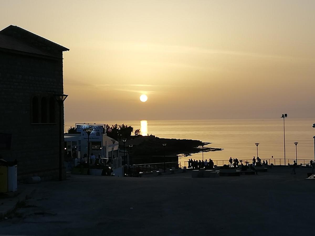 Dove Sorge Il Sole Bed & Breakfast Custonaci Bagian luar foto